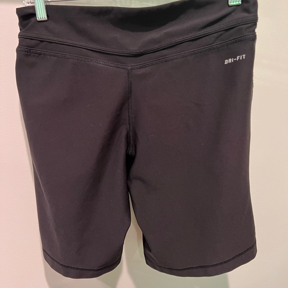 Nike Black Bike Shorts with Moisture-Wicking Fabric - Picture 5 of 10